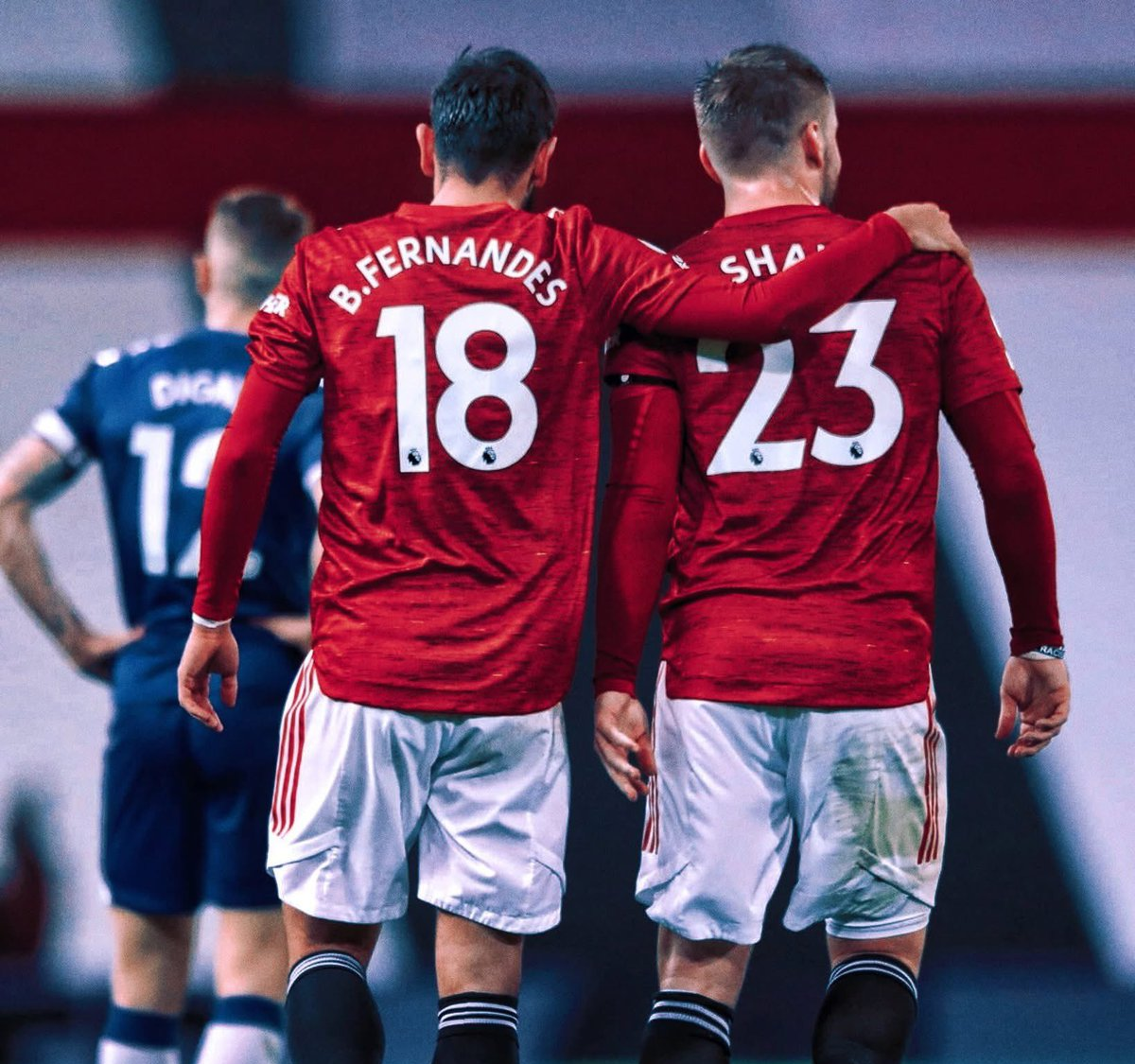 英格兰队逆转波兰队，马龙统治全场