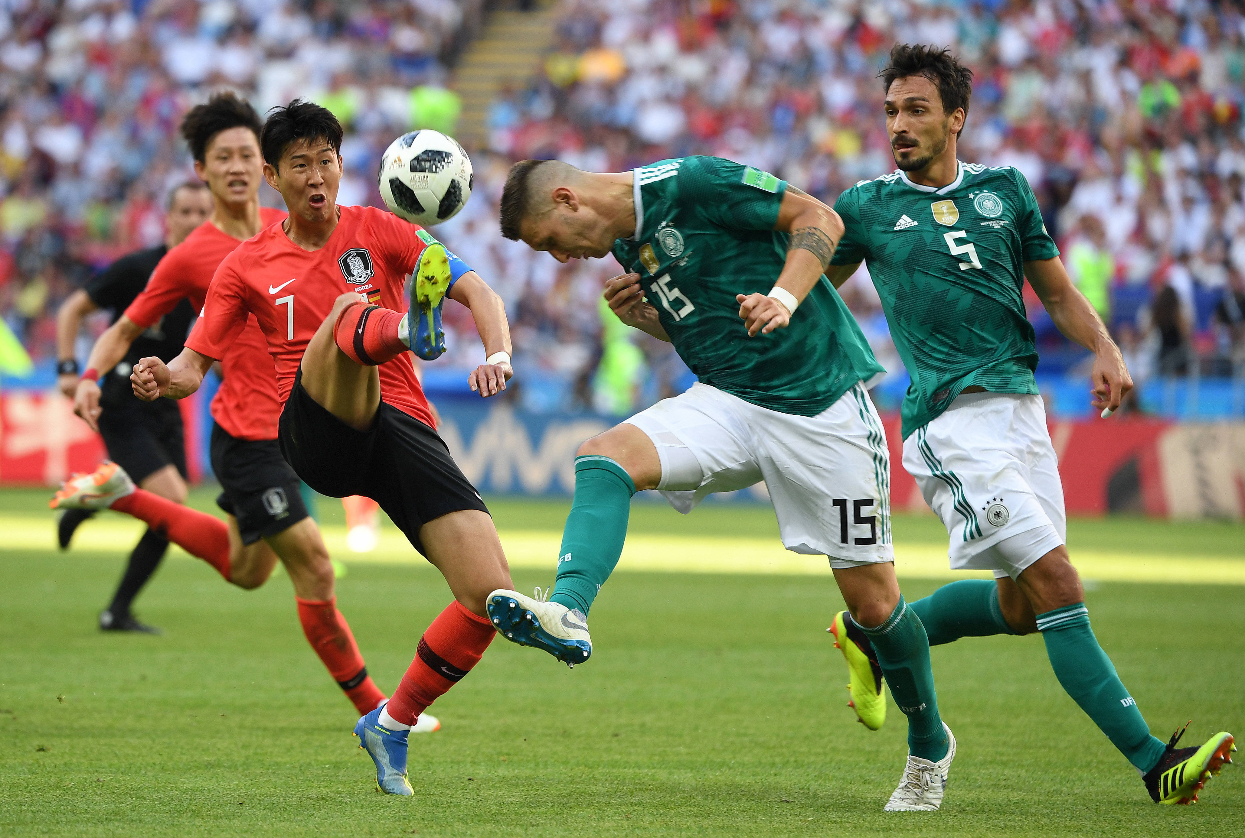 韩国队力克日本队，石宇奇统治全场