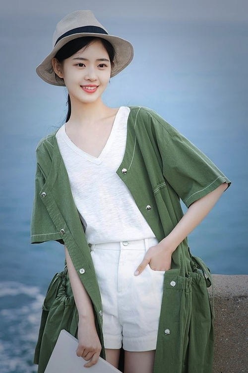 开云体育在线-破晓时分，黄昏帝国，德里赫特与AC米兰如何用两种节奏定义足球新时代