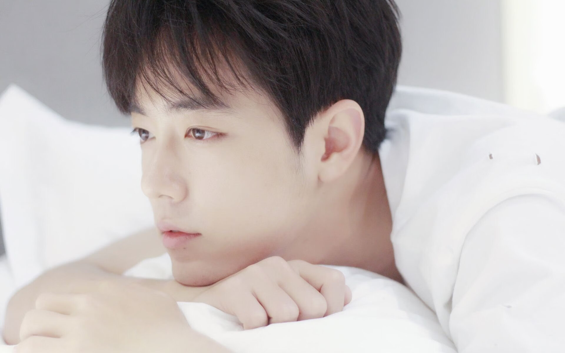 开云体育-绿茵场上的法老诅咒，当克瓦拉茨赫利亚的爆发撞上埃及对苏格兰的艺术封锁