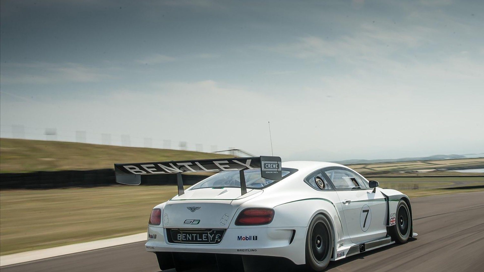 当德甲遇上西甲，本泽马在安联球场加冕欧冠王座