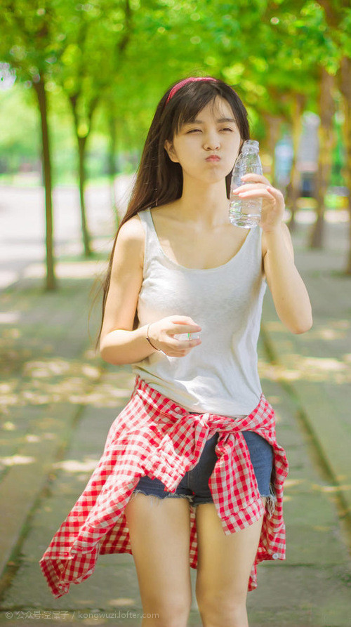 蓝色闪电划破沙漠迷彩，2026世界杯，一场定义新秩序的唯一之战